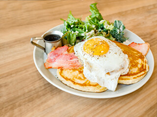 pancakes with salmon.
This is my breakfast.