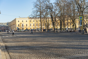 20/03/2022 16:40 PM Russia Saint-Petersburg Art Square, everyday life, paved roadway. Old city.
