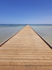 Obraz premium Wooden jetty in the sea