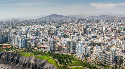 Obraz premium Lima, Peru: Aerial view of the city from MIraflores district, in a sunny day