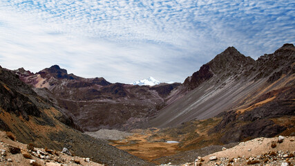 GLACIAR Y LAGUNAS - HERMOSOS PAISAJE - MONTAÑAS ALTAS CUMBRES - NIEVE