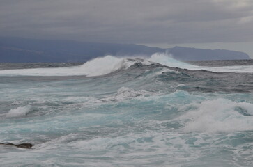 OLEAJE EN LA COSTA DE LA ISLA DE TENERIFE