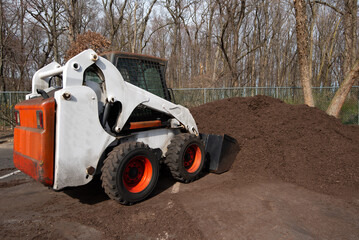 tractor loads mulching ecology work natural recycle