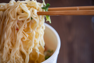 ダイエット中でも太らないカップラーメンの食べ方