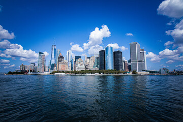 Obraz premium Manhattan Skyline New York City from water