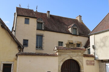 Maison typique, vue de l'extérieur, ville de Avallon, département de l'Yonne, France
