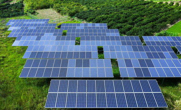 Solar photovoltaic power generation device