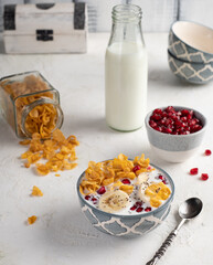 Breakfast cereals with Pomegranate