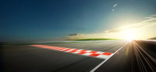 Rolgordijnen Avondscène asfalt internationale racebaan met start- of eindlijn, digitale beeldvorming recompositie achtergrond. © Image Craft