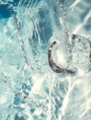 Glas mit Wasser