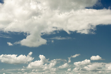 Obraz premium Normal daytime blue sky with white clouds