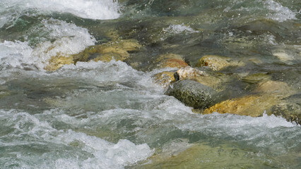 The water in the gave/L'eau dans le gave