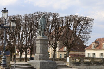 Naklejka premium La statue du Maréchal de Vauban, de Auguste Bartholdi, édifiée en 1873, ville de Avallon, département de l'Yonne, France