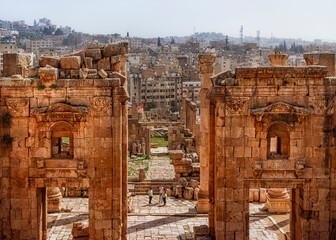 ancient roman ruins in jerash jordan