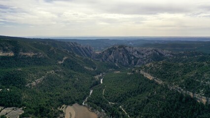 survol du parc naturel de Despenaperros en Espagne massif montagneux en Andalousie, Espagne