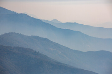 Fototapeta na wymiar Morning fog in Yosemite