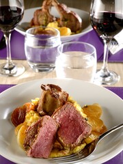 Lamb carré with mashed potatoes and onions