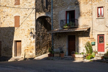 Fototapeta na wymiar France, Ardèche (07), une rue dans le village médiéval de Banne.