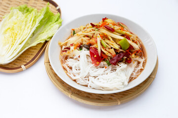 Spicy green papaya salad with vermicelli.