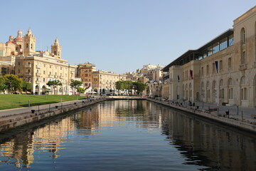 Fototapeta na wymiar View of the Maltese city of Kalkara