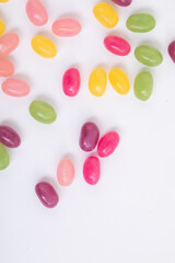 白い背景とグミ　gummies 