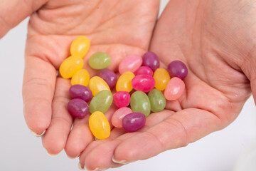手のひらに乗せられたグミ　gummies 