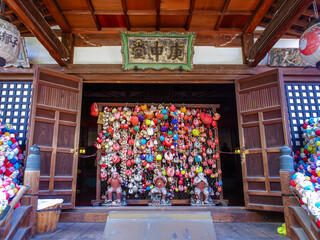 くくり猿の御守り知られる八坂庚申堂（京都府京都市）