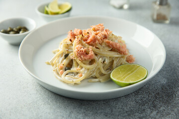 Pasta with salmon and cream