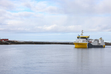 Ms Taupo is built to be able to bleach 80 tons of fish per. hour, and has a loading capacity of 320...