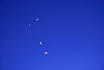 Balloon moon