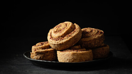 Vegan Cinnamon Rolls (Refined sugar free).