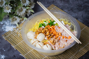 Thai style noodles Egg noodles, yellow, dry, no soup