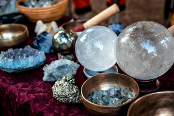  colored stones, crystal balls of different sizes