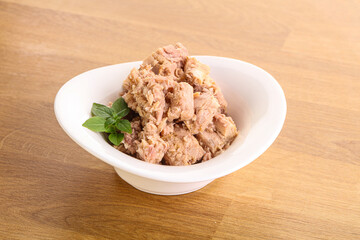 Canned tuna fish with oil