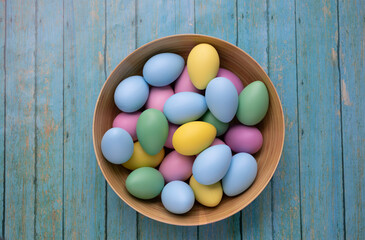 Fototapeta na wymiar Eggs in a bowl. Easter concept. Still life