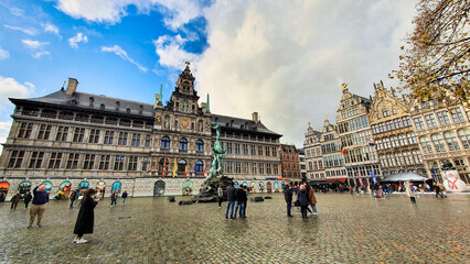 Fototapeta premium Grote markt Antwerp Belgium with Brabo fountain and city hall