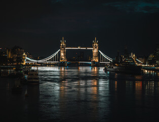 Obraz premium tower bridge at night