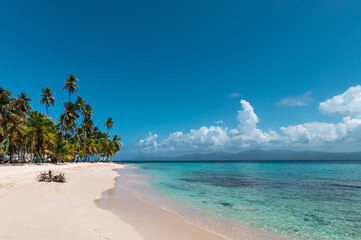 Fototapeta na wymiar Strand auf der Karibikinsel Isla Iguana, Panama