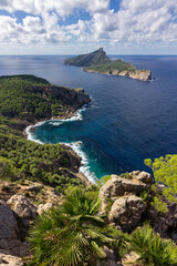 Fototapeta na wymiar View of Sa Dragonera island in Mallorca (Spain)