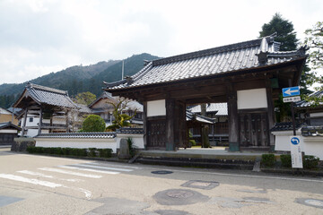 Fototapeta premium 城下町出石 福成寺山門 兵庫県豊岡市