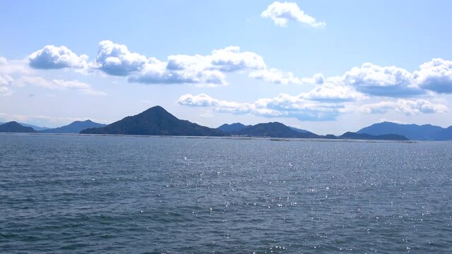 穏やかな瀬戸内海と島々  広島湾  4K  2022年3月