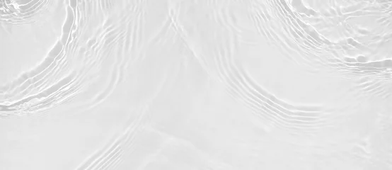 Fototapeten Transparente, klare, weiße Wasseroberflächenstruktur mit Wellen, Spritzern und Blasen. Abstrakter Sommer-Banner-Hintergrund Wasserwellen im Sonnenlicht mit Kopierbereich Kosmetische Feuchtigkeitscreme mizellare Toneremulsion © Aleksandra Konoplya