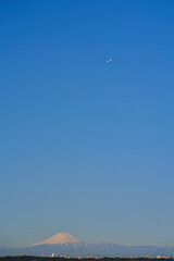 羽田空港から飛び立つ飛行機