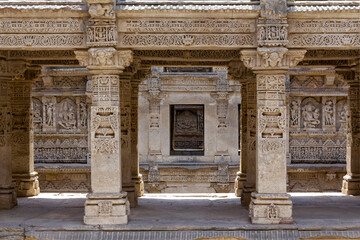 Fototapeta na wymiar Rani Ki Vav - A ornate and historical stepwell in Gujarat, India. A UNESCO heritage site. 