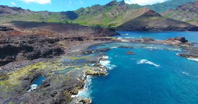 vol a&eacute;rien de la vall&eacute;e de PAHONU sur l'ile de UA HUKA en polyn&eacute;sie francaise 