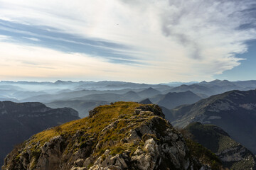 Fototapeta na wymiar Panoramic view of the summit of a mountain