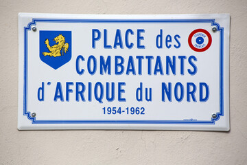 Place des Combattants d'Afrique du Nord. 1954-1962. Plaque en métal. Saint-Gervais-les-Bains. Haute-Savoie. Auvergne-Rhône-Alpes. France....