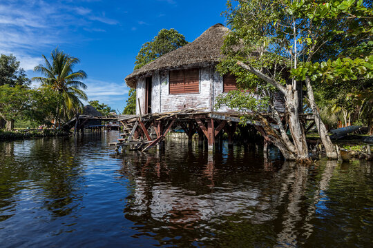 Natural view of the Tour Laguna del Tesoro in Guama, Matanza, Cuba