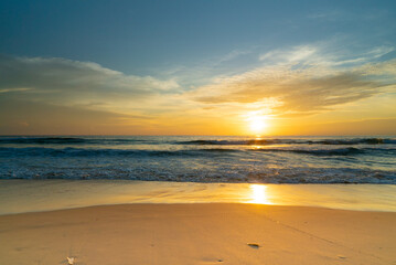 Fototapeta na wymiar Beautiful Sunset tropical beach sea in Phuket Thailand.