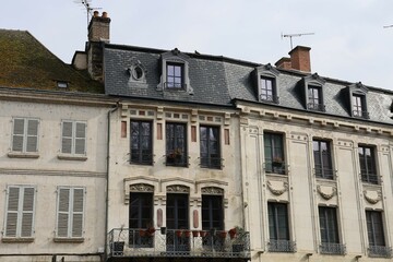Fototapeta na wymiar Maison typique, vue de l'extérieur, ville de Tonnerre, département de l'Yonne, France